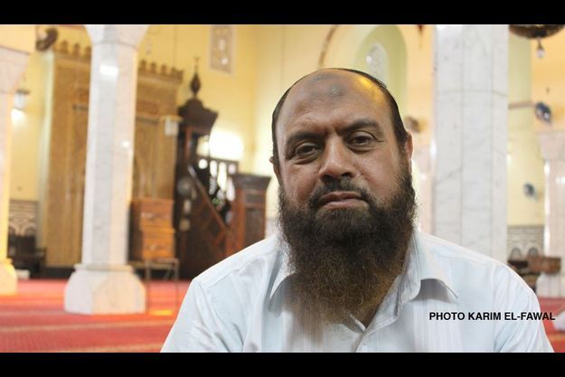  Nabil Naïm dans la mosquée Omar Makram sur la place Tahrir au Caire le 6 mai dernier. Ancien proche de Ayman al-Zawahiri, il a également rencontré Oussama Ben Laden.