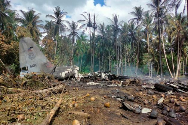 L'avion s'est écrasé à la mi-journée sur l'île de Jolo dans la province de Sulu