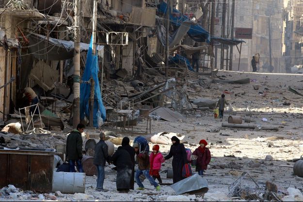 Des civil piégés à Alep. 