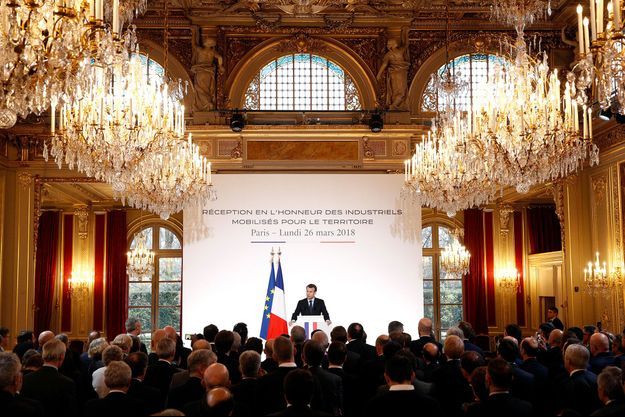 Emmanuel Macron devant des industriels à l'Elysée, lundi, où 150 d'entre eux avaient été conviés.