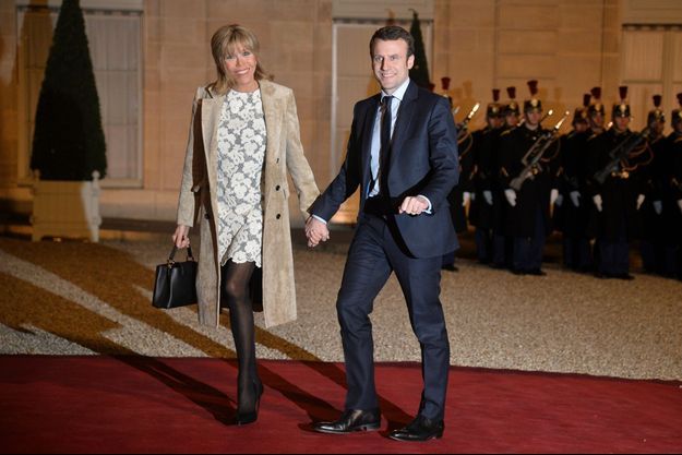 Brigitte Macron lors du dîner d’Etat donné le 10 mars 2016 à l’Elysée, en l’honneur du roi et de la reine des Pays-Bas. 