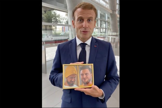 Emmanuel Macron a montré brièvement le portrait de McFly & Carlito.