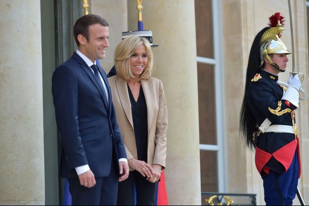 Emmanuel et Brigitte Macron de retour à l'Elysée
