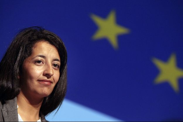 Karima Delli - "Marine Le Pen, c'est un emploi fictif"