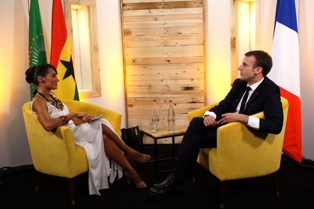Le président Emmanuel Macron sur le plateau de Trace TV le jeudi 30 novembre à Accra au Ghana répond aux questions d'Alice Tumler