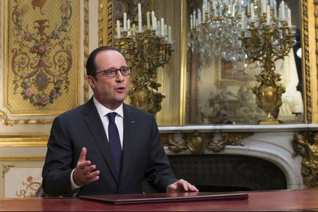 François Hollande durant l'enregistrement de ses voeux télévisés, mercredi 31 décembre.