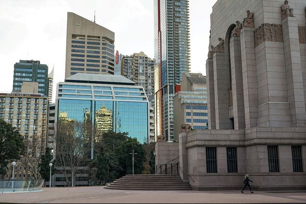 La ville de Sydney en Australie connait une flambée épidémique liée au variant Delta. La ville de Sydney en Australie connait une flambée épidémique liée au variant Delta.