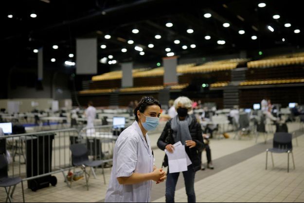 Dans un centre de vaccination à Angers, le 14 avril. Dans un centre de vaccination à Angers, le 14 avril.