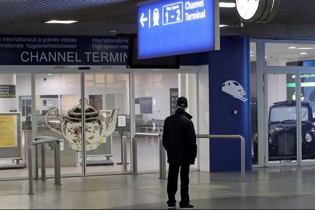 L'entrée, fermée, de l'Eurostar à Bruxelles, lundi. L'entrée, fermée, de l'Eurostar à Bruxelles, lundi.