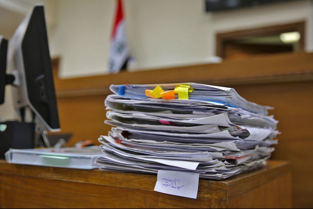 Des dossiers au tribunal de Bagdad où des jihadistes français ont été condamnés à mort. 