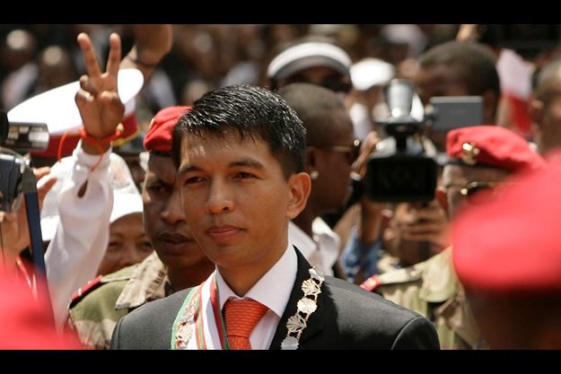  Andry Rajoelina, le nouveau chef d’Etat de Madagascar. Tant Pierre Sellier que Sophie Deniau sont en relations avec l’entourage de l’homme fort de Tananarive.