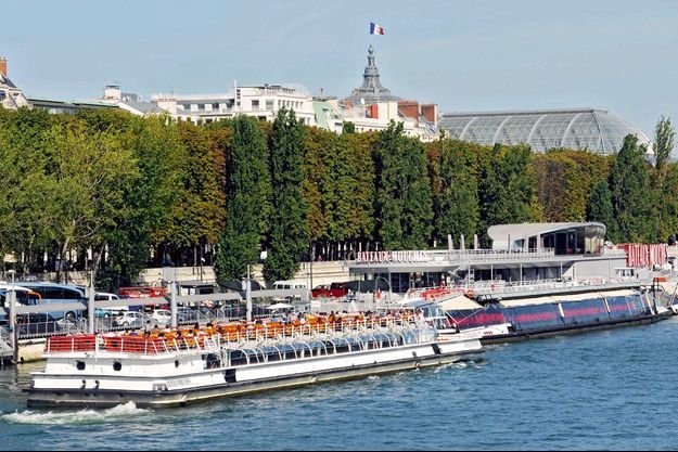 Plainte Pour Abus De Faiblesse Tempete En Famille Aux Bateaux Mouches