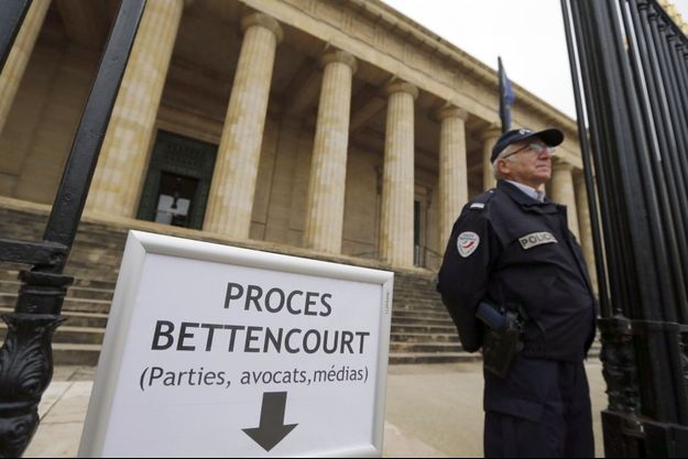  L'entrée du Palais de Justice de Bordeaux. 