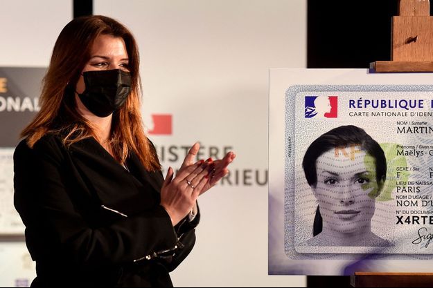 Voici la nouvelle carte nationale d'identité française