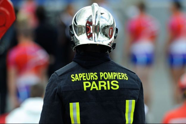 Un pompier de Paris, grièvement blessé au cours d'une intervention en Seine-Saint-Denis en mars, est décédé lundi des suites de ses blessures. (image d'illustration)