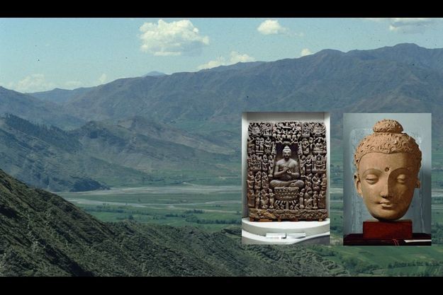  Apothéose bouddhique (Pakistan, Gandhara Mohammed Nari, DR), Tête de Buddha monumentale (Pakistan, Taxila Jaulian, stupa principal, DR) sur fond de la Vallée du Swat (Site de Ninogram copyright Pierre Cambon).
