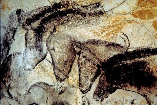 Les fresques de la grotte Chauvet comptent parmi les plus anciennes au monde. Bartabas fait partie des rares priviliégiés qui ont pu entrer dans le sanctuaire. Il a fallu l'arracher à la contemplation de ces chevaux peints il y a plus de 30 millénaires. 