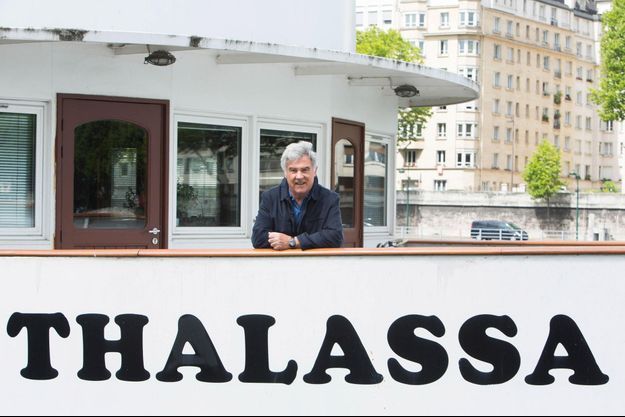 Georges Pernoud en 2015 sur le bateau "Thalassa". 