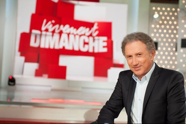 Michel Drucker sur le plateau de "Vivement dimanche". 