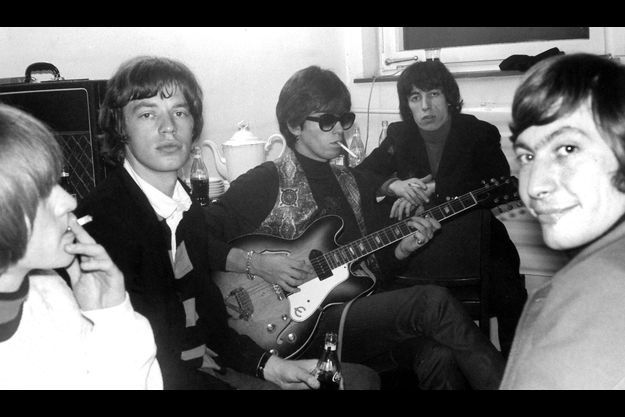  De gauche à droite, Brian Jones, Mick Jagger, Keith Richards, Bill Wyman et Charlie Watts en 1965 à Munich. 