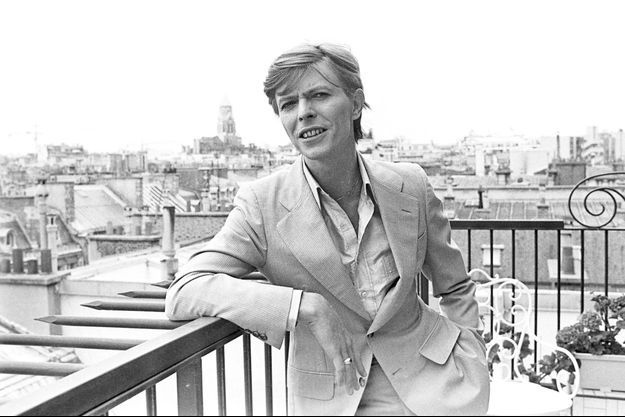 David Bowie à Paris en juin 1977.
