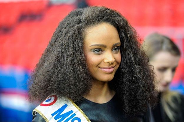 Draguee Par Des Footballeurs Des Chanteurs Miss France 17 Raconte