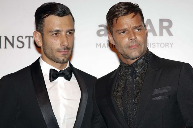 Ricky Martin et son nouveau compagnon au gala de l'AmfAR, le 15 avril 2016.