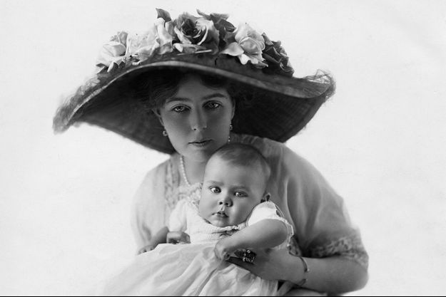 La princesse Margareta de Suède avec son fils le prince Bertil, en 1913 