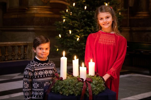 La princesse Estelle et le prince Oscar de Suède dans la chapelle du Palais royal à Stockholm, le 19 décembre 2021