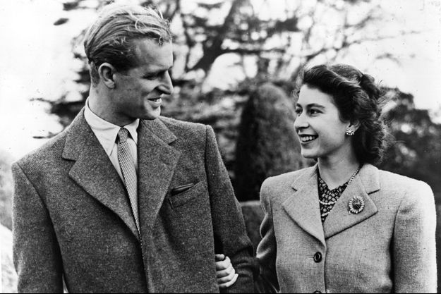 Photographie officielle de la princesse Elizabeth et du prince Philip lors de leur lune de miel à Broadlands, le 23 novembre 1947 