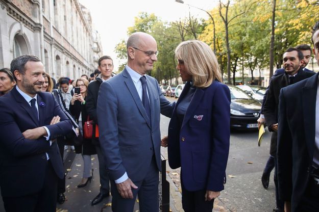 Brigitte Macron Poursuit La Lutte Contre Le Harcelement Scolaire