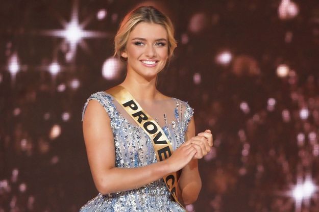 Clemence Botino Miss France 2020 Soutenue Par Sa Premiere Dauphine Lou Ruat