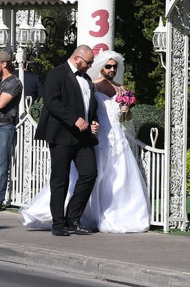 Decouvrez Le Mariage Dejante De Cyril Hanouna Et Camille Combal A Vegas