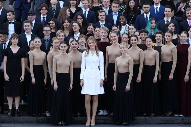 La Princesse Elisabeth De Belgique A 18 Ans Les Photos Et Videos De La Ceremonie