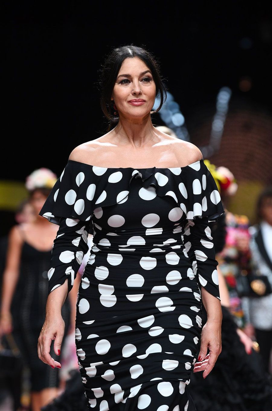 Carla Bruni et Monica Bellucci, sublimes à Milan le podium iconique de Dolce & Gabbana