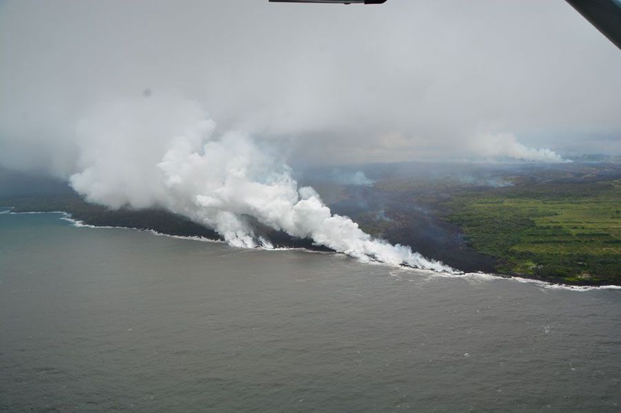 A Hawaï, la lave plonge dans l'océan... et crée un nuage toxique — free download