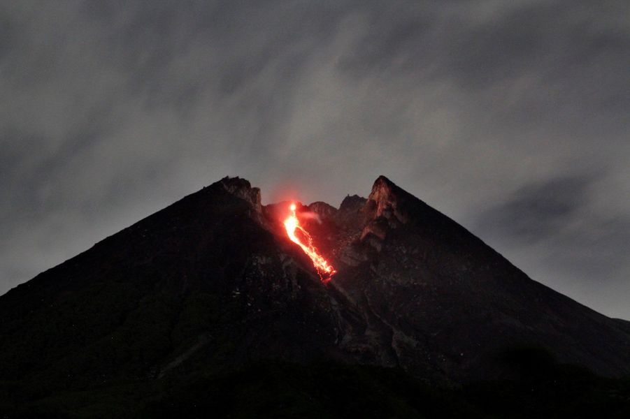 En images l ruption du volcan  Merapi  en Indon sie
