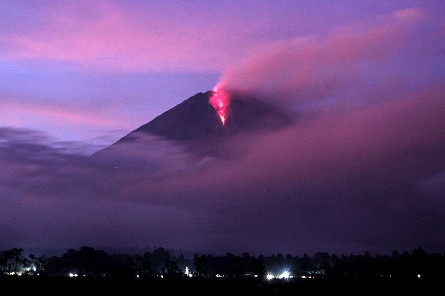 L Indon sie en alerte le volcan  Semeru  est entr  en ruption