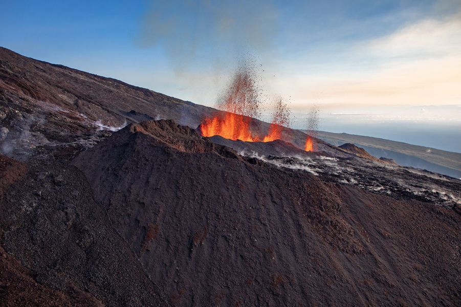 La colère du Piton de la Fournaise en images