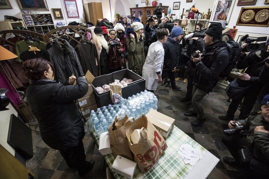 Au Vatican McDonald s Distribue Des Repas Aux SDF au-vatican-mcdonald-s-distribue-des-repas-aux-sdf