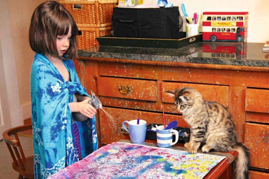 Autisme Iris Grace Sauvee Par La Peinture Et Son Chat Autisme Iris Grace Sauvee Par La Peinture Et Son Chat
