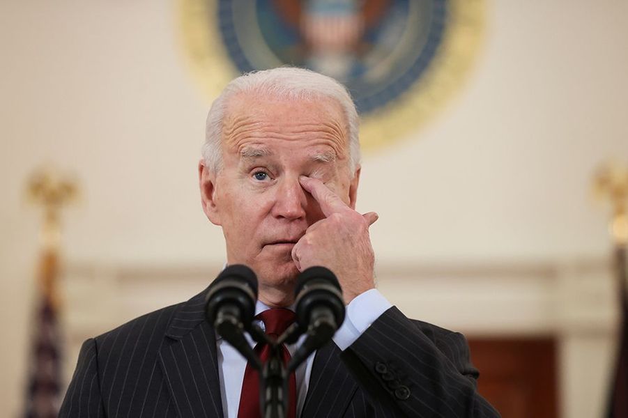 https://resize-parismatch.lanmedia.fr/r/901,,forcex/img/var/news/storage/images/paris-match/actu/international/covid-19-joe-biden-rend-hommage-aux-500-000-victimes-de-la-maladie-aux-etats-unis-1725906/2021-02-22t230829z-25622059-rc2zxl9ylvrq-rtrmadp-3-health-coronavirus-biden/28457084-1-fre-FR/2021-02-22T230829Z-25622059-RC2ZXL9YLVRQ-RTRMADP-3-HEALTH-CORONAVIRUS-BIDEN.jpg