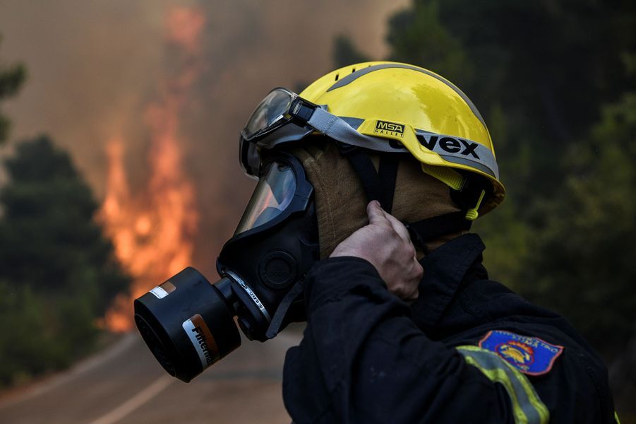 La Grèce appelle l'Europe à l'aide — Île d'Eubée La Grèce appelle l'Europe à l'aide — Île d'Eubée