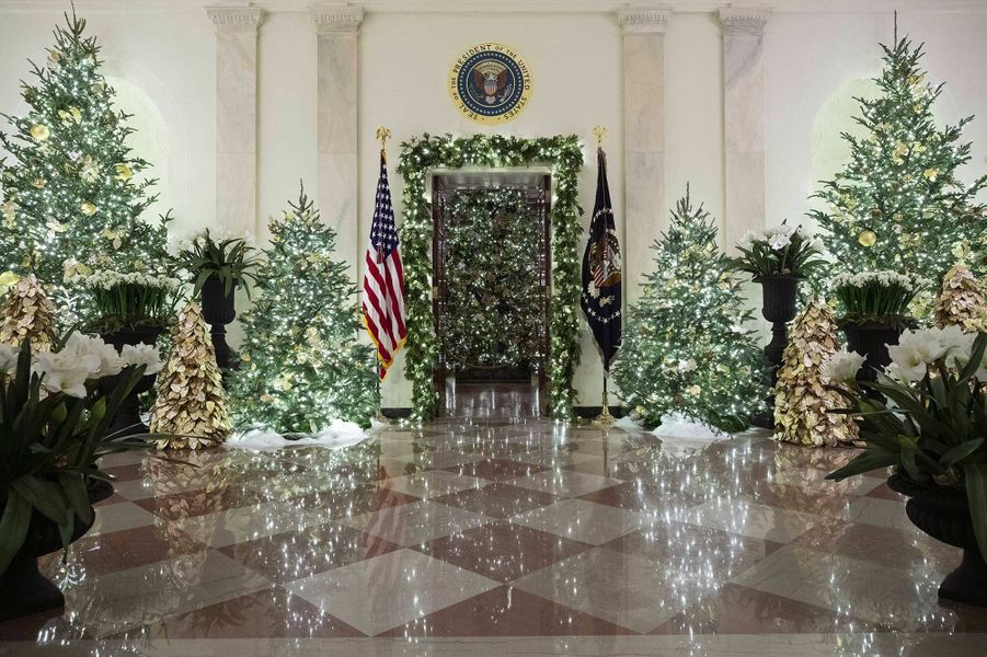 Donald et Melania Trump lancent les festivités de Noël à la MaisonBlanche