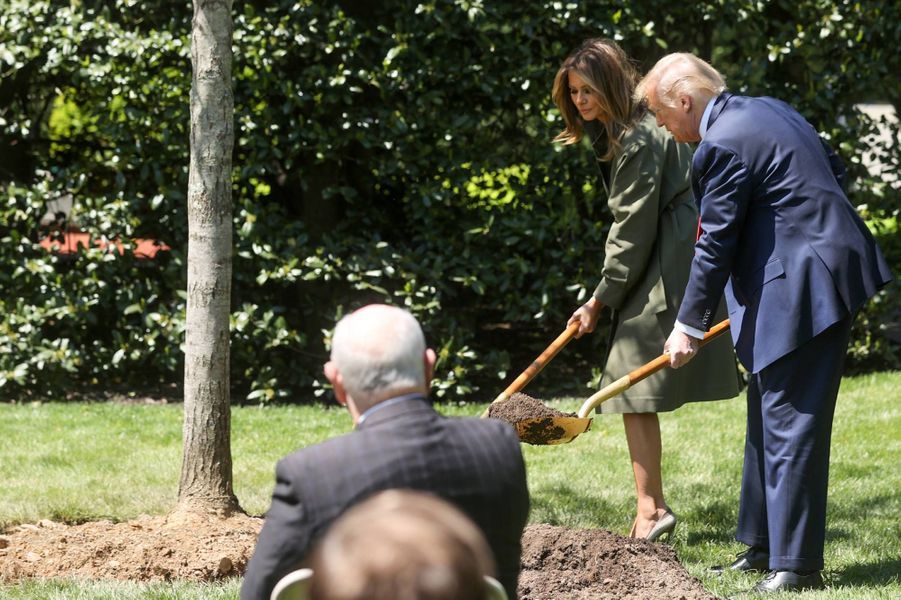 2020 04 22T172553Z 1646443882 RC2T9G9H7VIA RTRMADP 3 USA TRUMP (1)