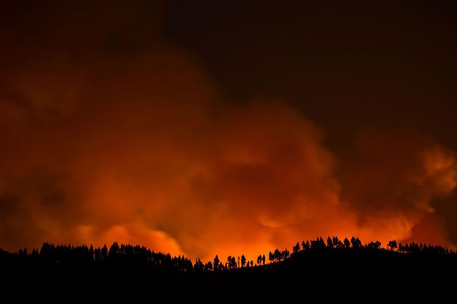 Incendie sur l'île de Grande Canarie: plus de 4.000 personnes évacuées Incendie sur l'île de Grande Canarie: plus de 4.000 personnes évacuées