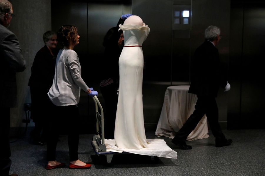 Robe Melania