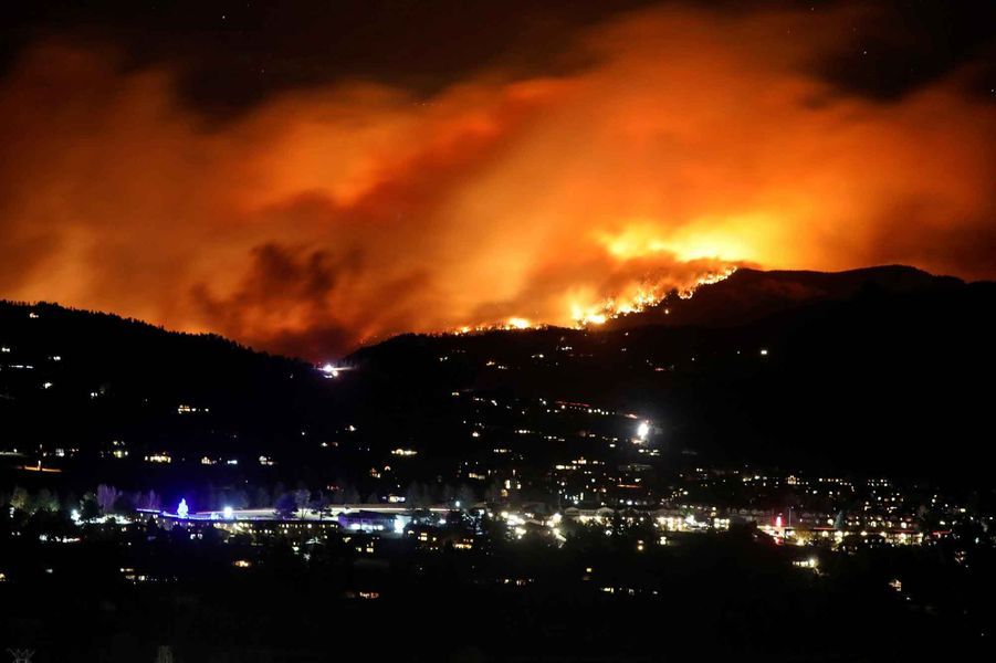 Images apocalyptiques au Colorado, des milliers de personnes fuient les