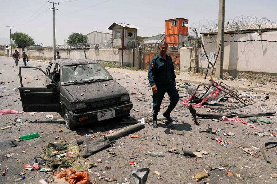 Trois explosions à Kaboul, au moins 10 morts