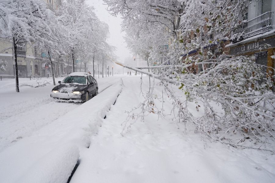 Une Tempête De Neige Sème Le Chaos En Espagne 10